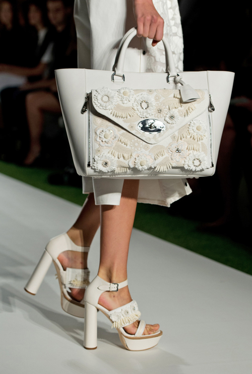 Mulberry-White-Floral-Embellished-Willow-Clutch-Bag
